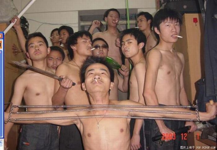 1241642008_sexy_man_15.jpg
